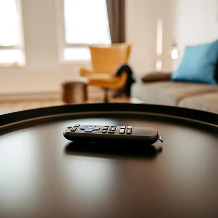 Staysimplyhaven - Modernes City-apartment, King-size Bett, 55