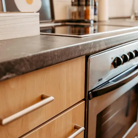 Staysimplyhaven - Modernes City-apartment, King-size Bett, 55